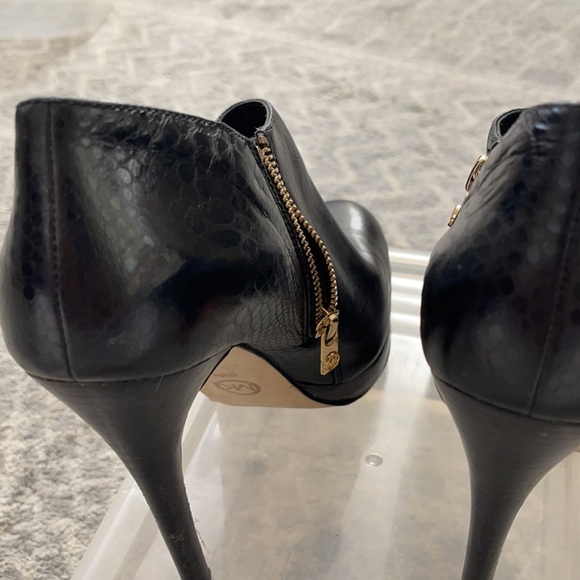 MICHAEL Michael Kors Black Ankle Booties - Picture 6 of 7